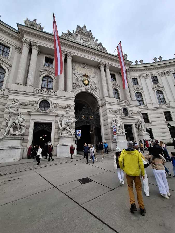 WhatsApp-Image-2025-10-28-at-08.12.38-3